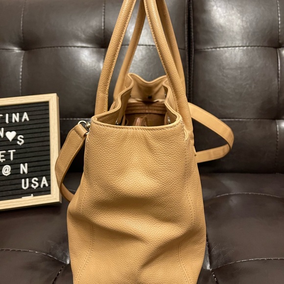 Chanel Cerf Tote - Picture 7 of 16